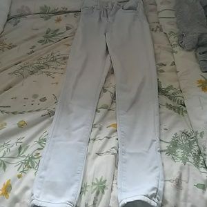 High wasted light washed jeans.